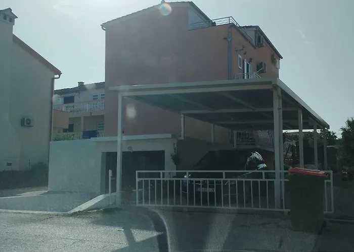 Nella * 비오그라드나모루
