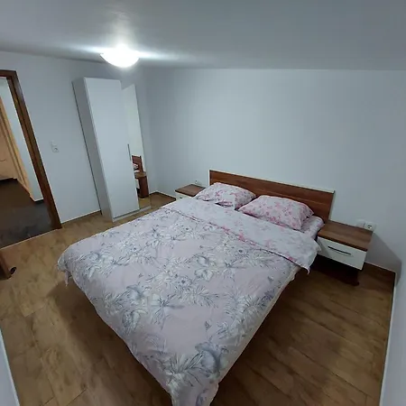 Nella * Biograd Na Moru