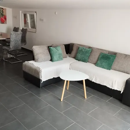 Apartment Nella *