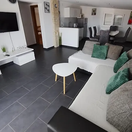 Nella Apartment Biograd Na Moru