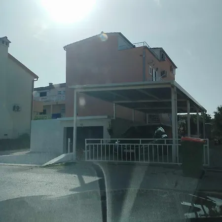 Nella * Biograd Na Moru