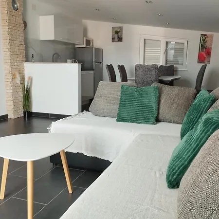 Apartment Nella *