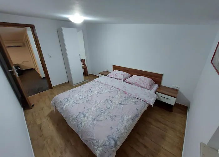 Nella * ビオグラード・ナ・モル