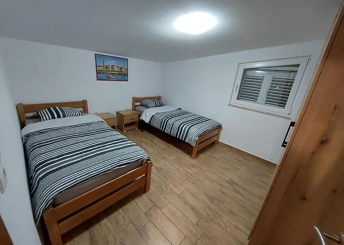 アパート Nella ビオグラード・ナ・モル