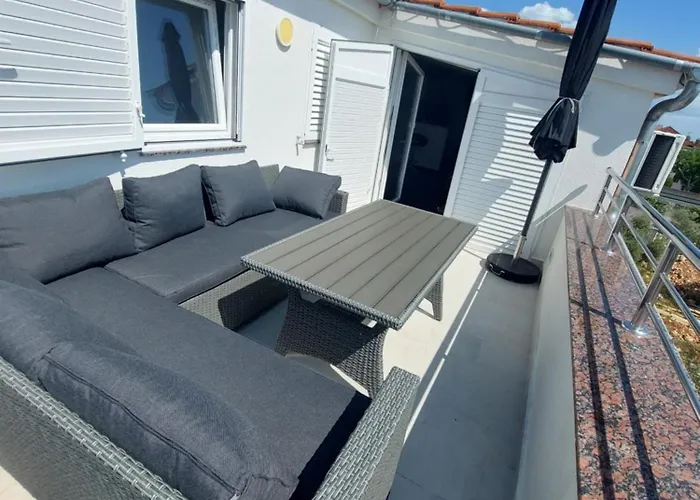 Nella * ビオグラード・ナ・モル